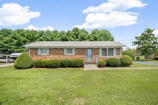 218 Oakland Dr, Sparta, TN 38583