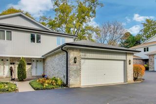 834 Poplar Ln, Deerfield, IL 60015