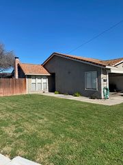 1220 N  Mitchell Ave, Turlock, CA 95380