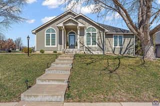 7710 SW 27th St, Topeka, KS 66614