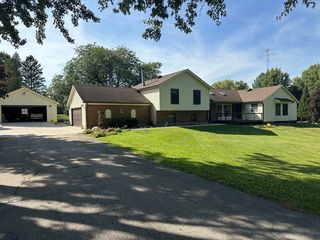 31109 Madison St #1, Genoa, IL 60135