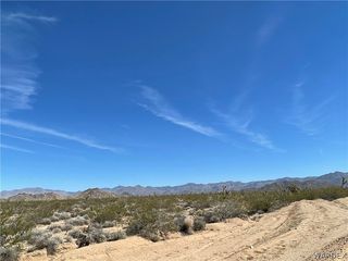 242-05 S  Gene Autry Rd #14, Yucca, AZ 86438