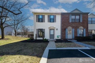 220 Hampshire Ct, Piscataway, NJ 08854