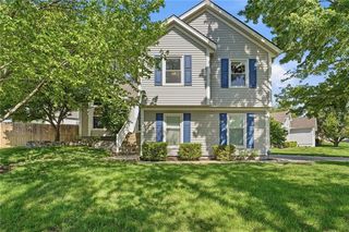 7328 N  Oakland Ave, Kansas City, MO 64158