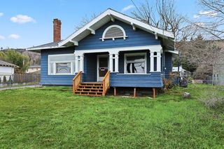 1922 W  10th St, The Dalles, OR 97058