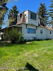 406 Cliff St, Gladstone, ND 58630