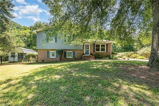 6517 Benson Ln, Pfafftown, NC 27040