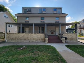 421 N  16th St #4, Manhattan, KS 66502