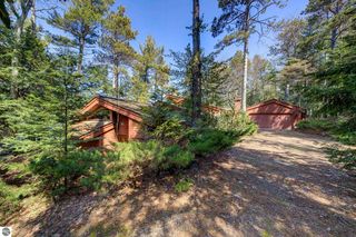 5593 N  Leland Woods Dr, Leland, MI 49654