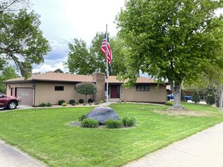 1117 W  Bridgeview Ave, Pierre, SD 57501
