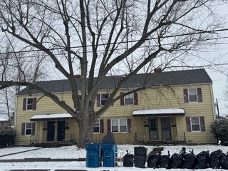 946 N  Central Dr, Lorain, OH 44052