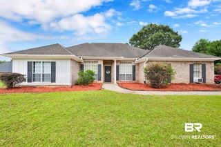 7770 Landing Eagle Dr, Daphne, AL 36526