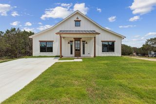 2601 Creekview Dr, Granbury, TX 76048