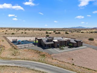 10 E  Serena Ln, Santa Fe, NM 87508
