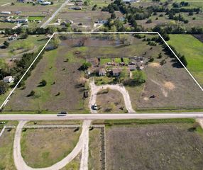 5631 Hillcrest Dr, Farmersville, TX 75442
