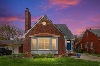 342 Ridgemont Rd, Grosse Pointe Farms, MI 48236