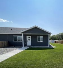 1148 E Adams St, Powell, WY 82435
