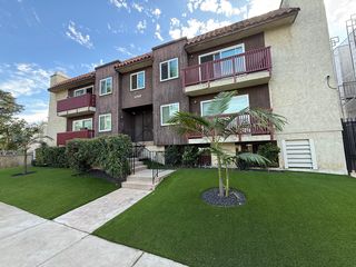 5358 Circle Dr #203, Van Nuys, CA 91401