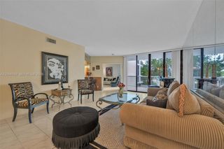 20281 E  Country Club Dr #305, Aventura, FL 33180
