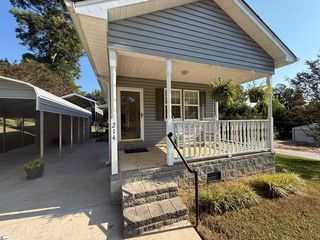 214 Jones St, Laurens, SC 29360