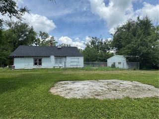 206 W  3rd St, Creighton, MO 64739