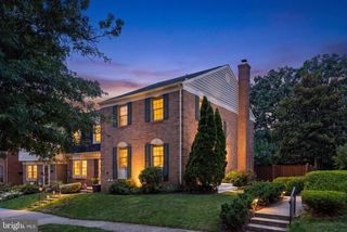 5420 Cabot Ridge Ct, Fairfax, VA 22032