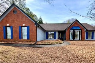 1500 Smoke Hill Dr, Hoschton, GA 30548
