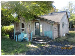 525 King Salmon St, Hammond, OR 97121