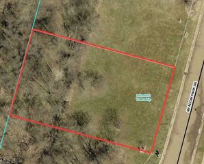 5372 Meadow Park Dr, Kent, OH 44240