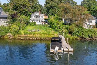 7 Linden Ln, Westhampton Beach, NY 11978