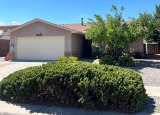 6642 Lamy St NW, Albuquerque, NM 87120