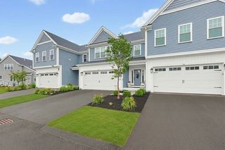 64 Palmetto Dr #64, Bellingham, MA 02019