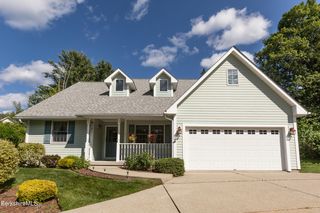 6 Kara Dr, Pittsfield, MA 01201