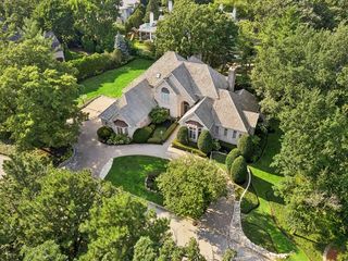 23 Ambriance Dr, Burr Ridge, IL 60527