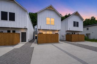 7826 Beckley St, Houston, TX 77088