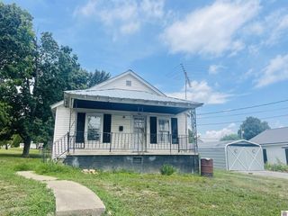 213 W  Poplar St, Marion, KY 42064