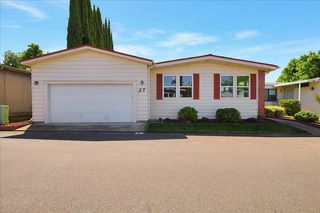 27 Hancock Dr, Roseville, CA 95678
