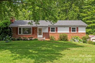 19 Fairhaven Ct, Asheville, NC 28803