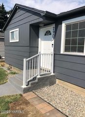 2903 S  2nd St, Yakima, WA 98903