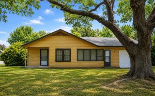 1019 Ruby Ln, Orange, TX 77630