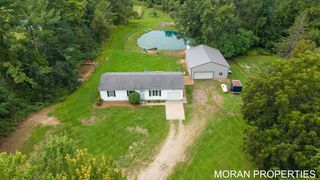 3163 Pillon Rd, Muskegon, MI 49445