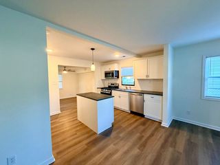 3 Miracle Ln, Albany, NY 12211