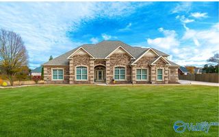 2706 Harley Cir, Decatur, AL 35603