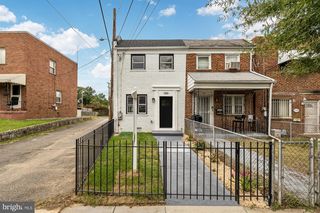 166 35th St NE, Washington, DC 20019