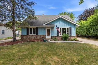 10404 W Darnel AVENUE, Milwaukee, WI 53224