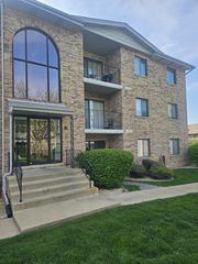13316 W  Circle Drive Pkwy #702, Crestwood, IL 60418