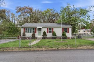 27 Douglas Cir, Smithfield, RI 02828