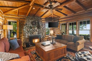 6952 Carter Rd, Beulah, MI 49617