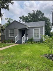419 N  Hodges St, Lake Charles, LA 70601