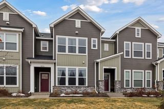 14440 Twin Lakes Cir, Burnsville, MN 55306